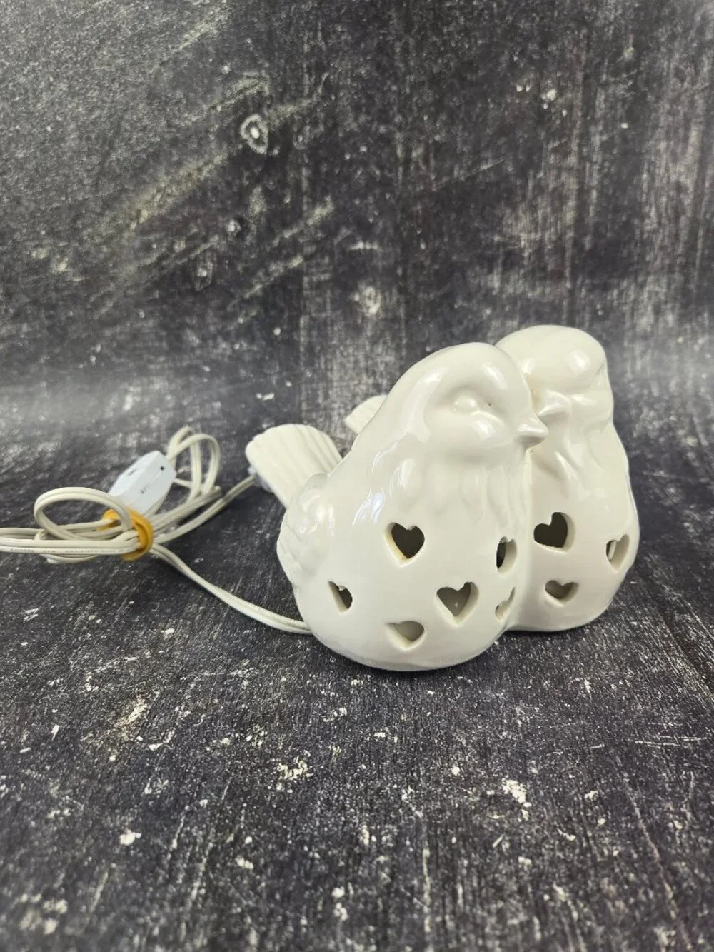 Cracker Barrel Love Birds Ceramic Lamp WORKS Electric Plug Heart Shaped Cutouts